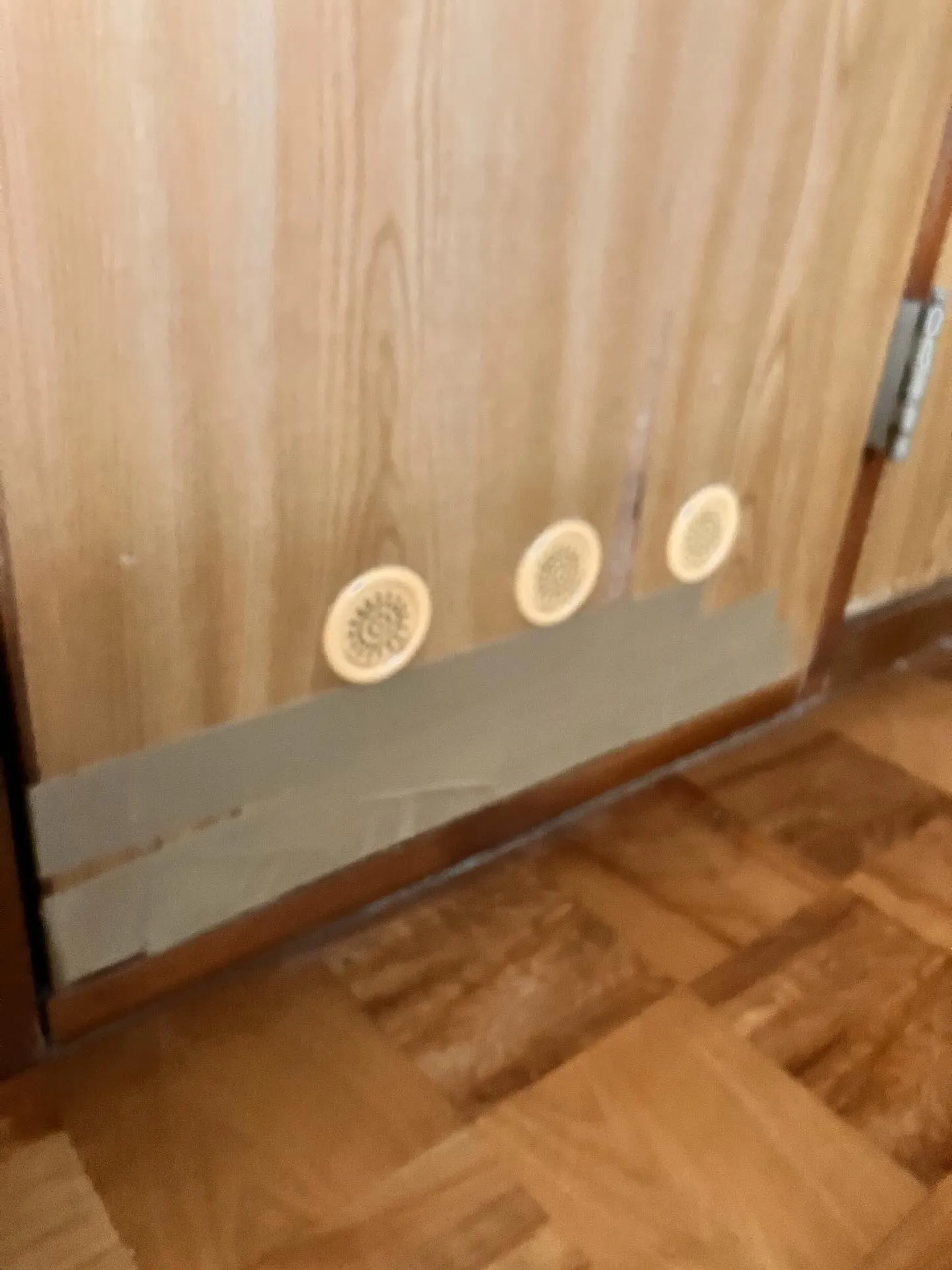 お客様から「トイレのドアが壊れてしまった」とのご依頼を受けま...