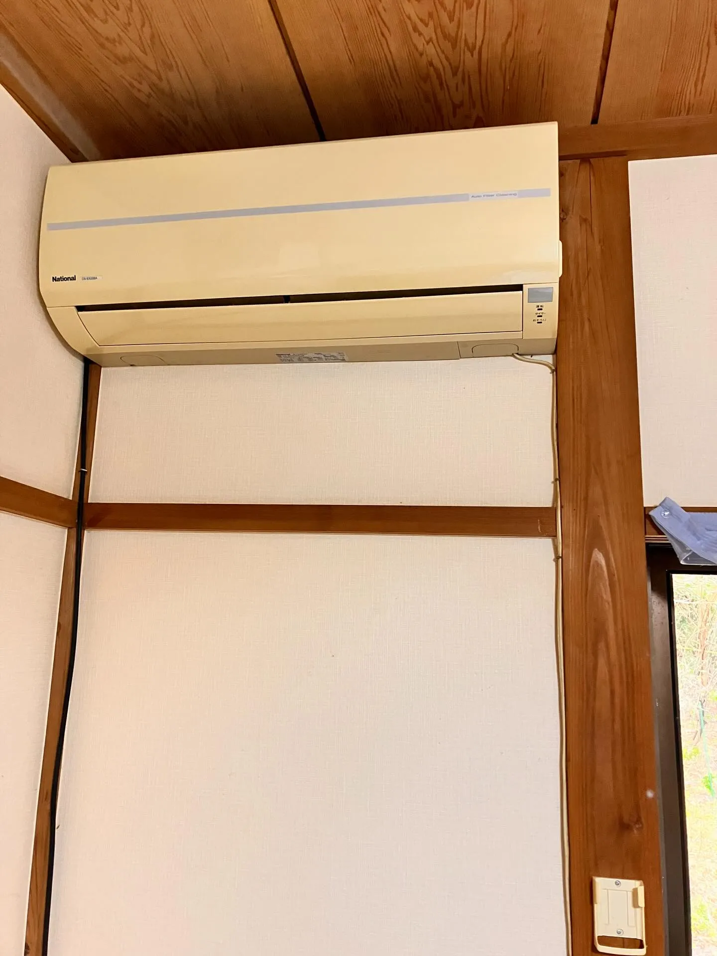 エアコンの移設工事から、新たに洗濯機の移動設置のご依頼いただ...