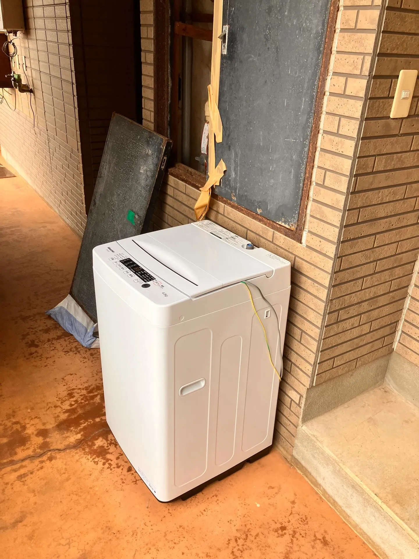 エアコンの移設工事から、新たに洗濯機の移動設置のご依頼いただ...