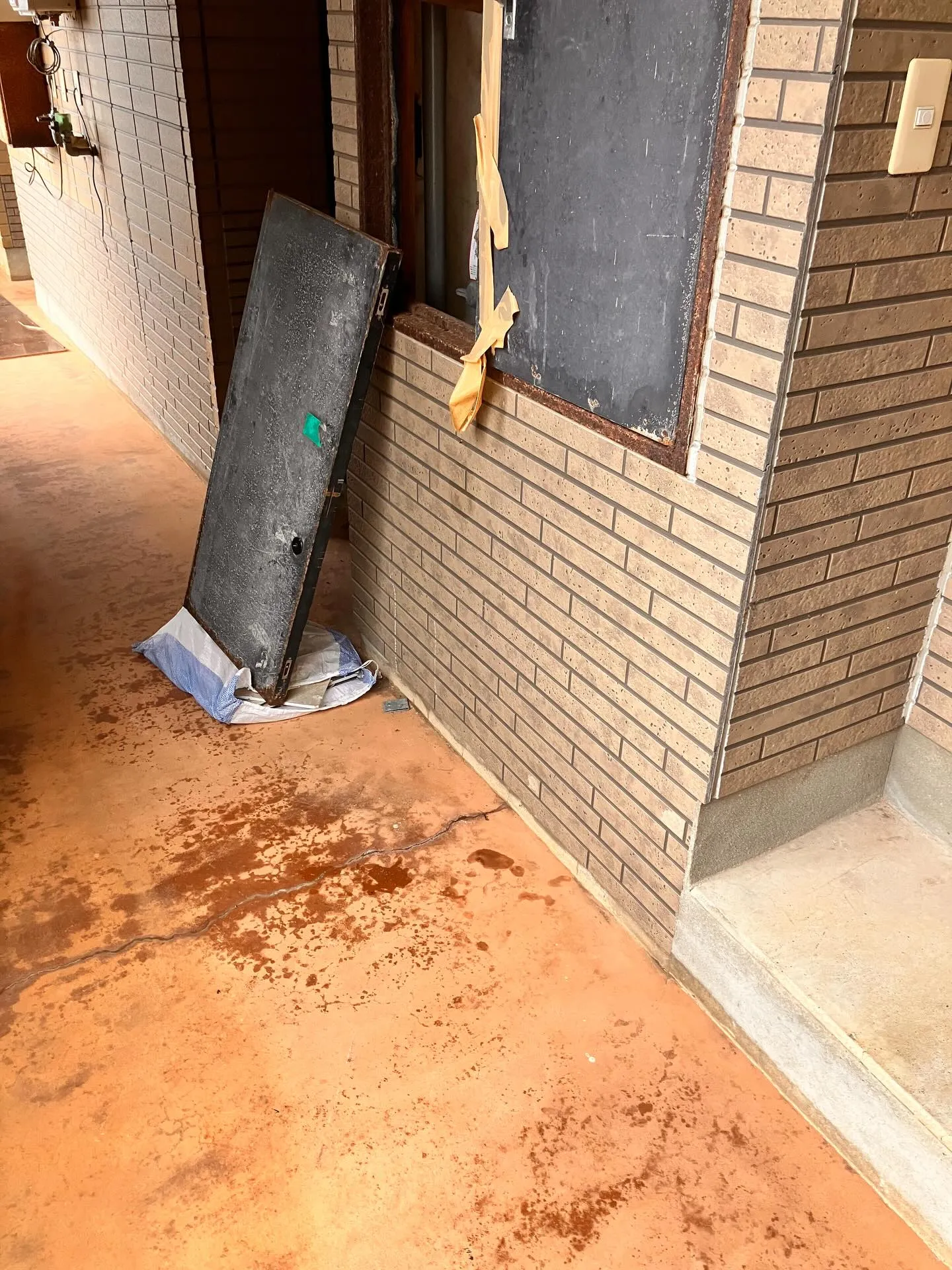 エアコンの移設工事から、新たに洗濯機の移動設置のご依頼いただ...